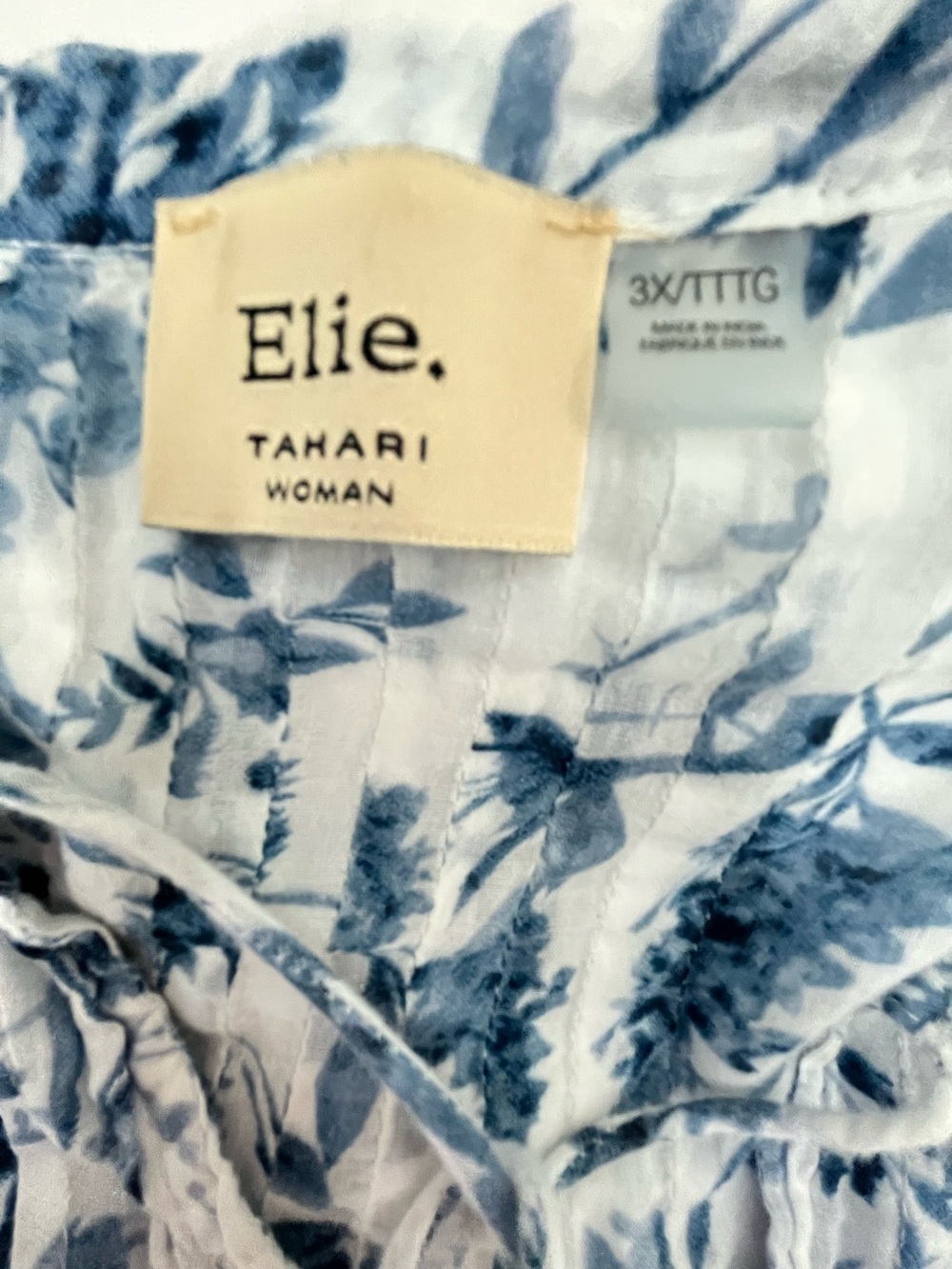 Elie Tahari Blue Floral Pintuck Tassel Top 100% Cotton.
Relaxed Peasant Sze 3XL - Picture 7 of 11